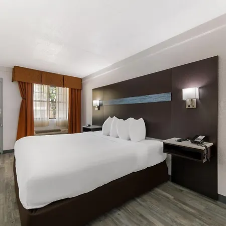 Quality Inn & Suites Airport Charlotte Exterior foto