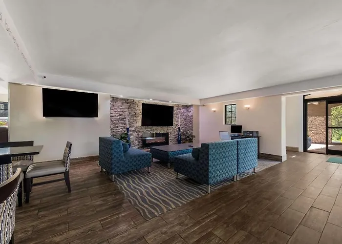 Quality Inn & Suites Airport